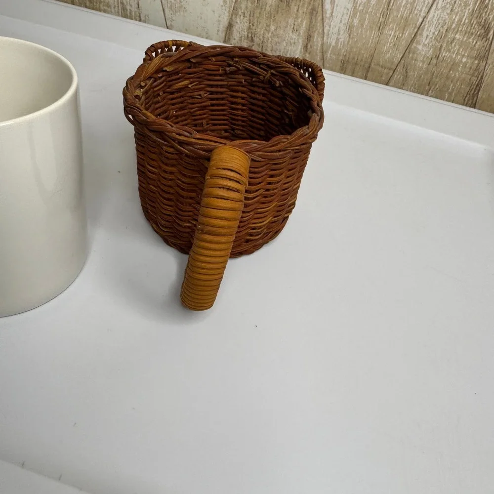 Vintage‎ Wicker Elephant Mug Holder Basket Cup Cozy With Handle